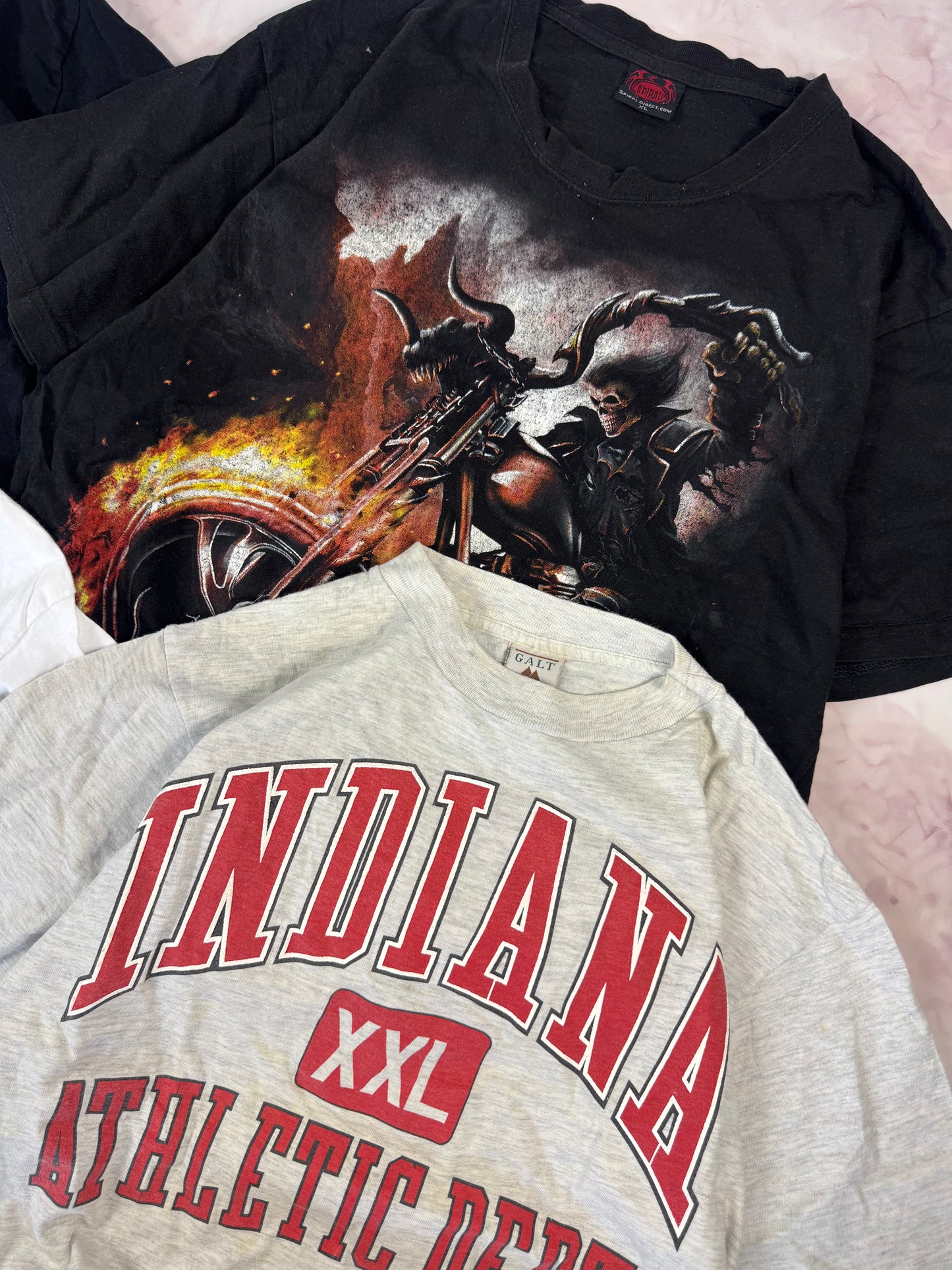 CAMISETAS GRÁFICAS